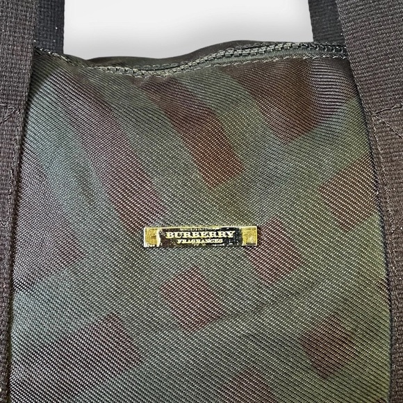 BURBERRY Fragrances Extra Large Black/Green Plaid Canvas Weekender/ Duffle Bag - Picture 4 of 13